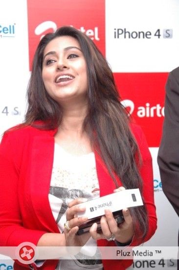 Sneha at Airtel Iphone Launch - Pictures | Picture 130423